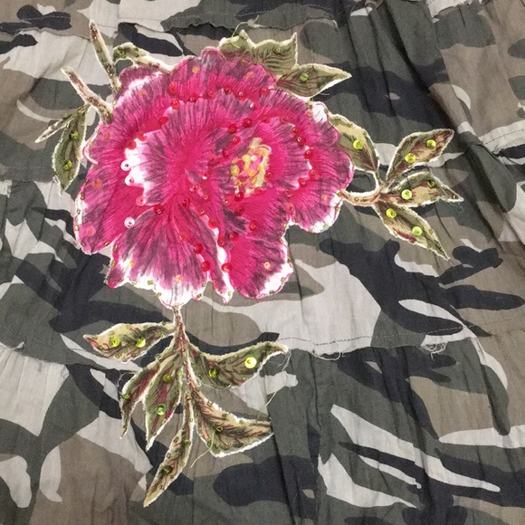 Tokyo Denegi | Tiered Boho Camo Floral Skirt - Picture 2 of 9